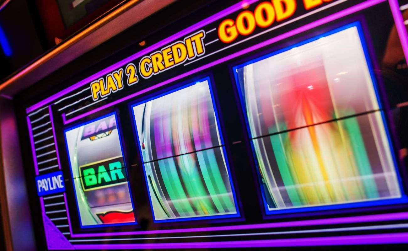 découvrez notre guide complet sur les machines à sous en ligne : astuces, conseils et meilleures stratégies pour maximiser vos chances de gagner au casino. idéal pour débutants et joueurs expérimentés !