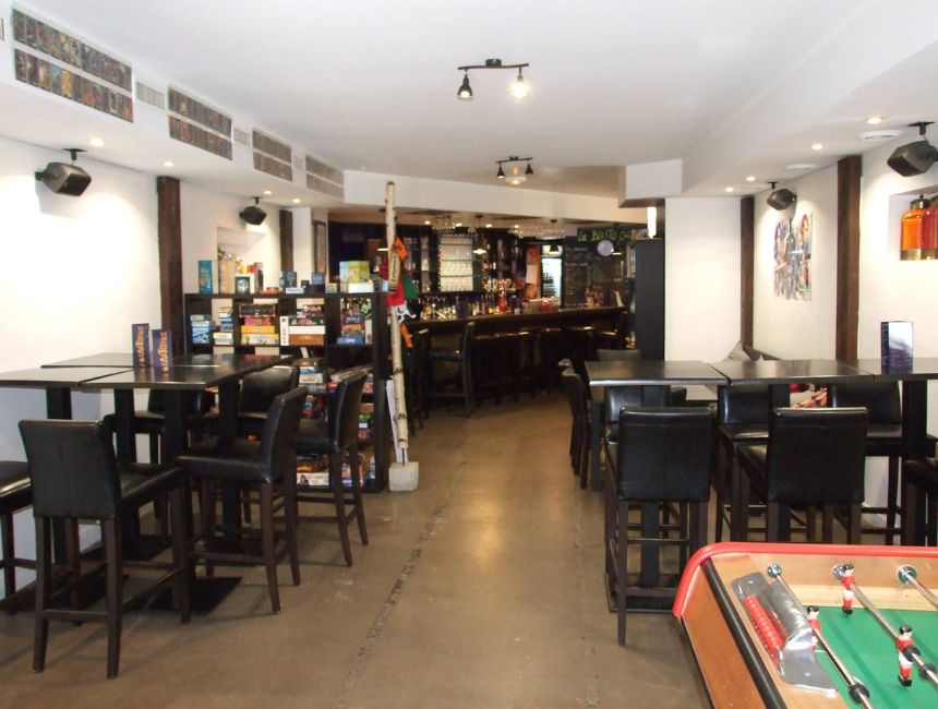 découvrez les meilleurs bars à jeux à toulouse pour une soirée conviviale entre amis autour de nombreux jeux de société.