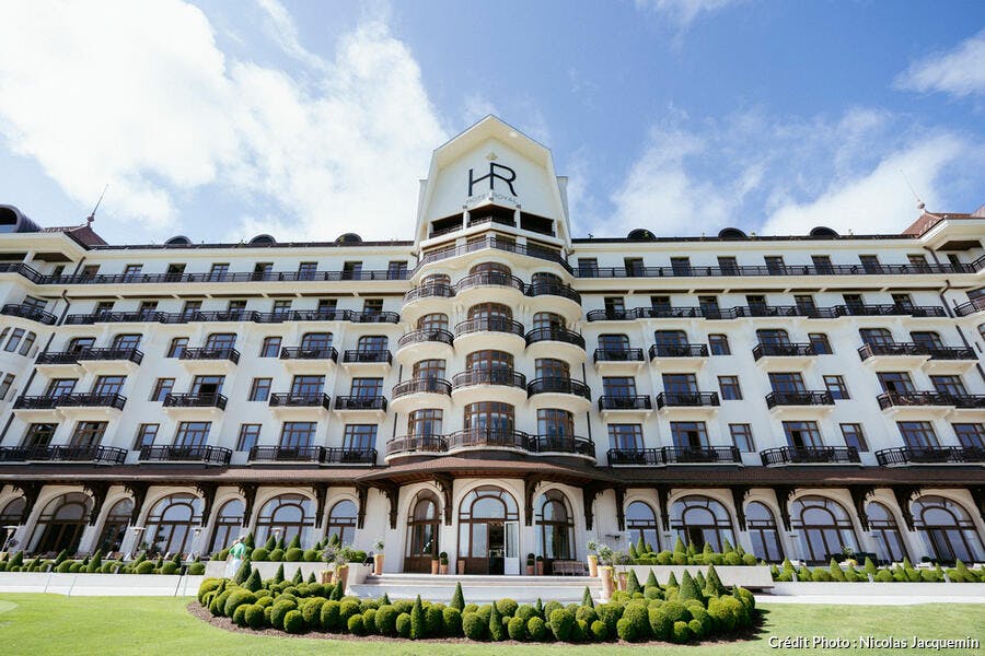 découvrez les plus beaux palaces de france, alliant luxe, élégance et histoire pour une expérience inoubliable au cœur des destinations emblématiques.